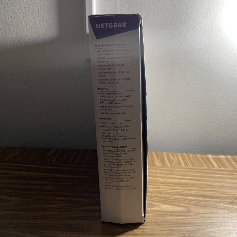 Netgear N600 Wireless Dual Band Router NEW - Picture 3 of 4